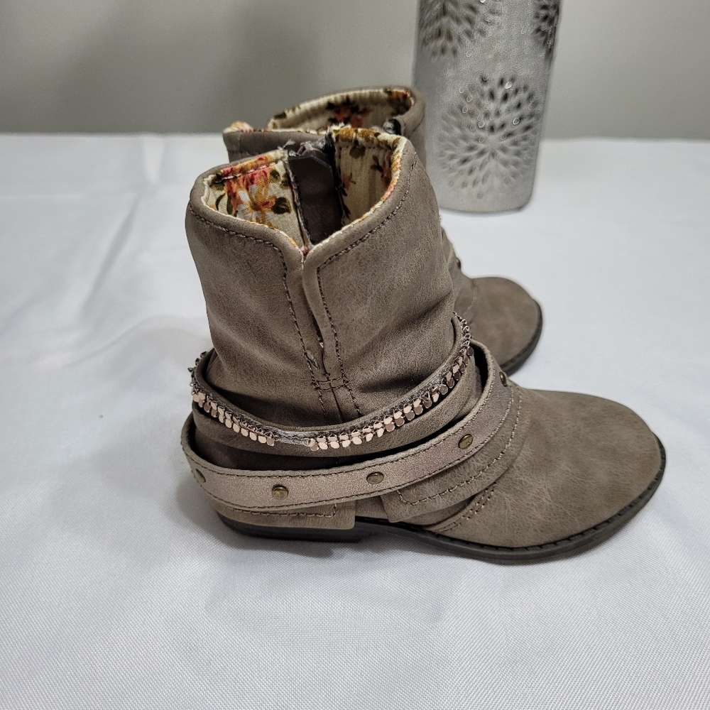 Size 6 toddler boots